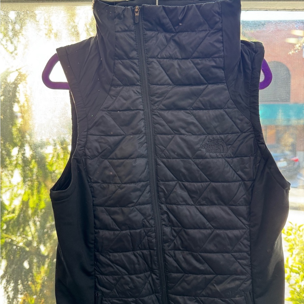 The North Face Women's Thermoball Black runner’s Vest